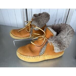 Vintage Moccasin Slippers Leather Handmade Ankle Tie Shearling Size 6 READ